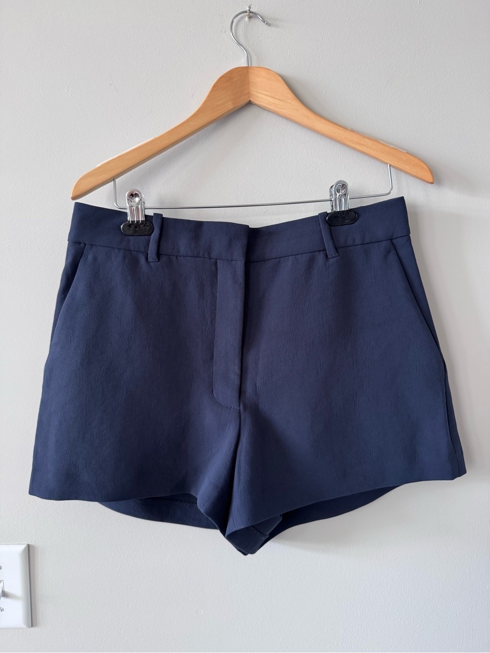 NWOT! Aritzia Wilfred Anthem High Waisted Color: Dark Night Navy Tailored Shorts - Picture 4 of 6